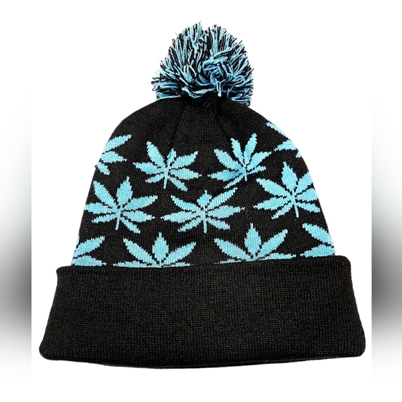 E by Elidan Hat Black/Blue Winter Beanie OSFA Cap NWT - Picture 2 of 2